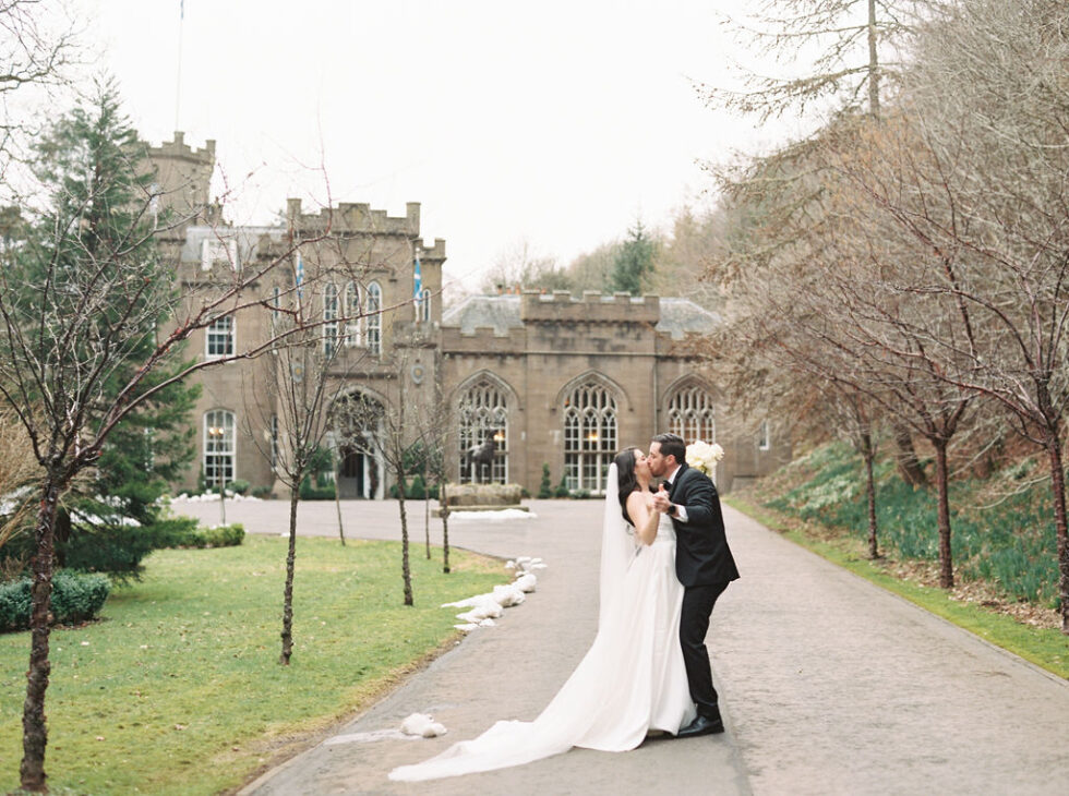 Scotland – Drumtochty Castle: Sara + Josh